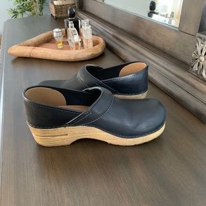 Dansko size 38